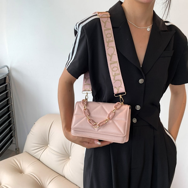 Avslappnad väska för kvinnor höst 2023 ny trendig stilfull bra textur axel liten fyrkantig väska enkel ins bred rem crossbody väska Brun