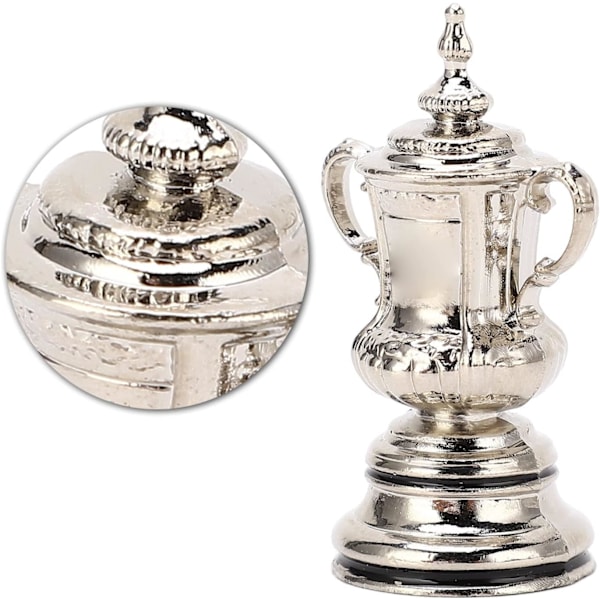 Mini Fotbollsmatch Trophy Cup Modell Hög Simulering Metal Football League Trophy Ornament Dekor