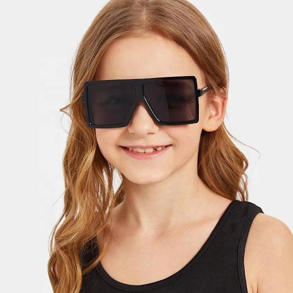 Seje solbriller til børn firkantede stel 6-10 år Bright black all gray