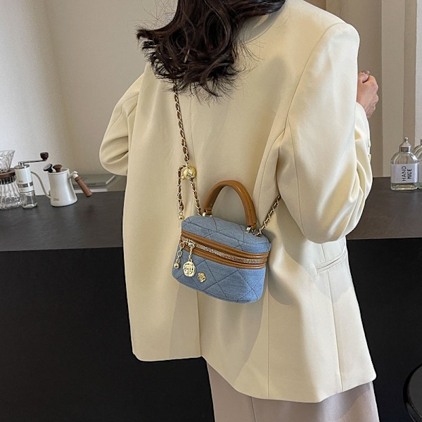 Fashion Hand Carrying Mini Bag Female 2024 Spring And Summer New Korean Fashion Simple Bucket Bag High Sense Shoulder Bag Rose Red