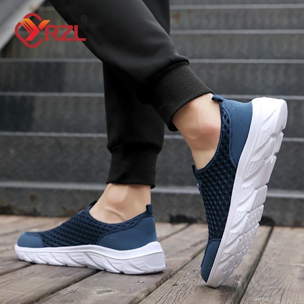 Yrzl Lättviktiga Män Casual Skor Andningsbart Slip På Man Casual Sneakers Anti-Slip Men Lägenheter Utomhus Wald Skor Storlek 39-46 Svart vit 45