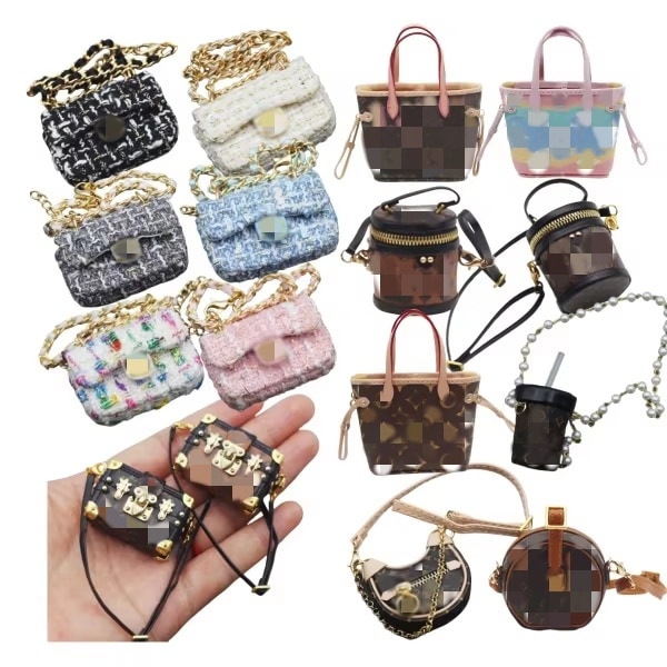 /NC/Labubu Tøj Luksus 17cm Designer Mærke Dukketilbehør Kostume Dukketøj Clover sneakers randomly