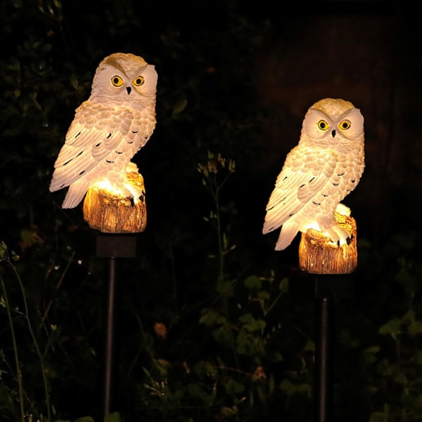 Solcelledrevet havefigur - fuglestatue lampe | LED stibelysning | baghave græsplæne dekoration | naturinspirerede haveindsatser | udendørs accent Vit uggla