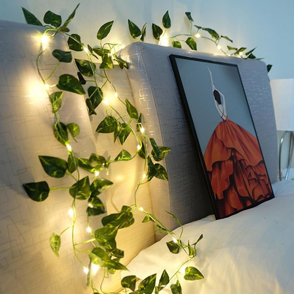Ivy Ljuskedja med Rattanlampor & Löv, Utomhus Batteridrivna Ljus (5m, 50 Ljus) battery model 5 Meters 50 Lights