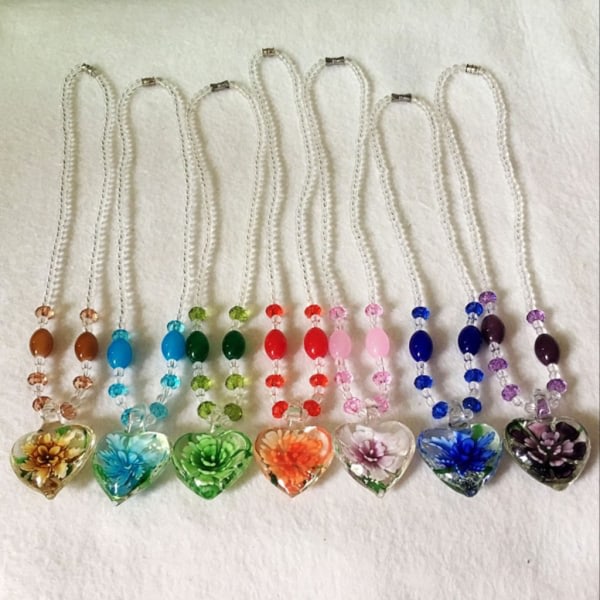 Mode Multicolor Hjärthänge Halsband Glaze Glass Charm Nyckelbenskedja Färgglad Lampwork-Glas nyckelbenskedja Safir