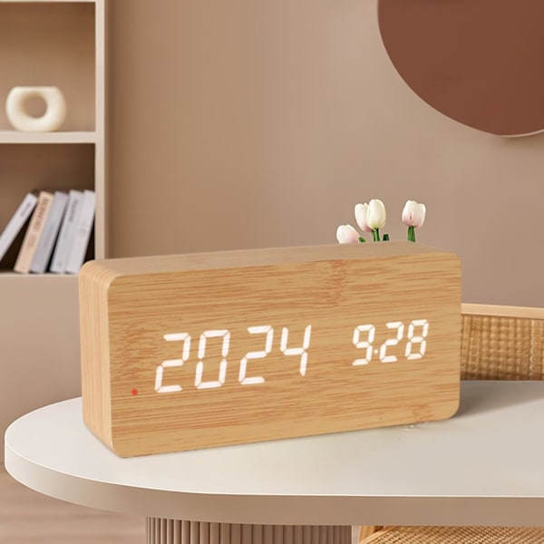 Snygg Träväggklocka med Smart Alarm, LED-Display, Justerbar Ljusstyrka för Sovrum bamboo color
