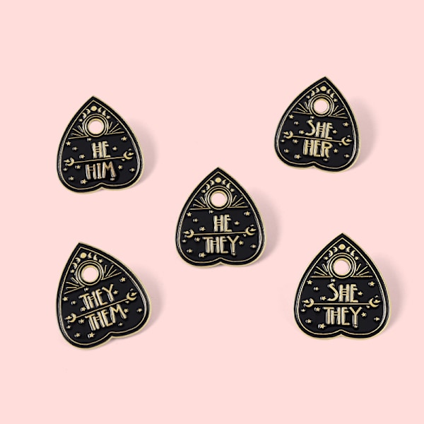 Pronomen Emalj Pins HON HENNE HAN HON DEM Broscher Lapel Badges A1