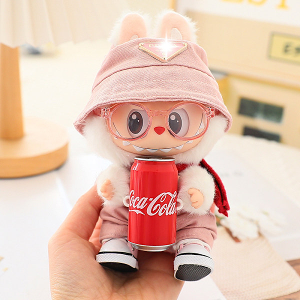 17 cm Labubu Coca Cola Kläder, hatt, glasögon, kläder, skor （pink）