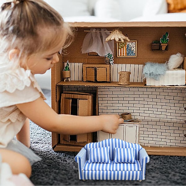 Nukkekotisohva tyynyllä - 1:12 mittakaavan miniatyyri punainen ja valkoinen raidallinen huonekalu lapsille Blue double sofa