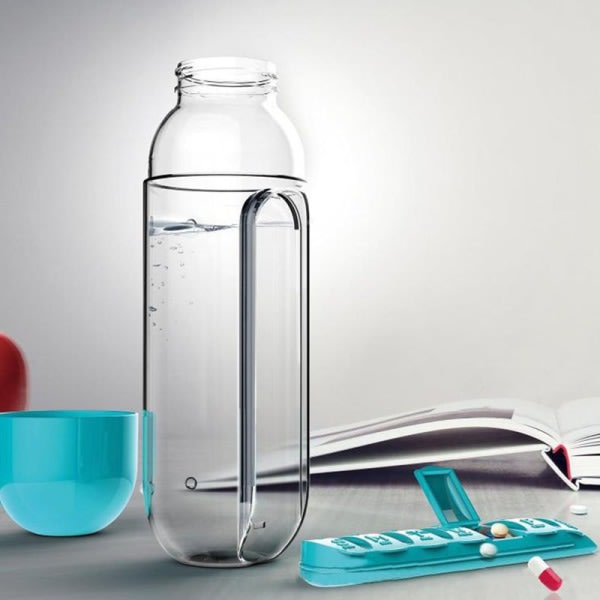 Fri resefri 7-dagars pillerkopp 2-i-1 vattenflaska 600ml med pillerbox arrangör reseanvändning svart