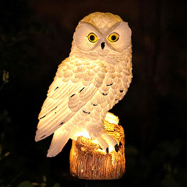 Solcelledrevet havefigur - fuglestatue lampe | LED stibelysning | baghave græsplæne dekoration | naturinspirerede haveindsatser | udendørs accent Vit uggla