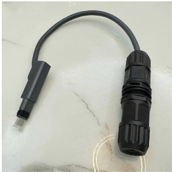För V2 RJ45 -sovitinkaapeli uros–naaras, C_max
