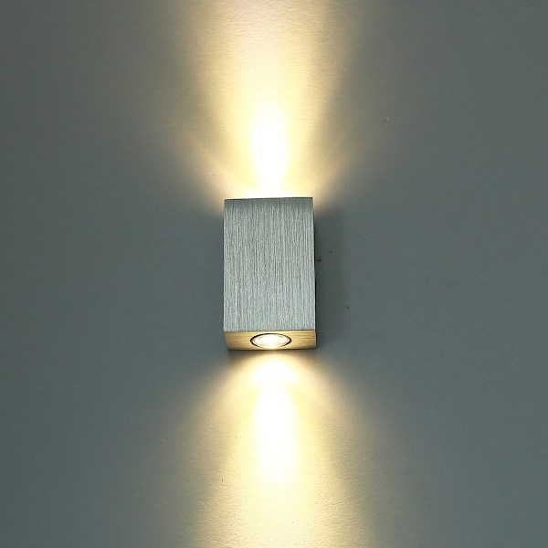 LED-seinävalaisin 6W sisäseinävalaisin moderni neliömäinen ylös-alas alumiininen valaistuskoristelamppu makuuhuoneen toimistoon lämmin valkoinen