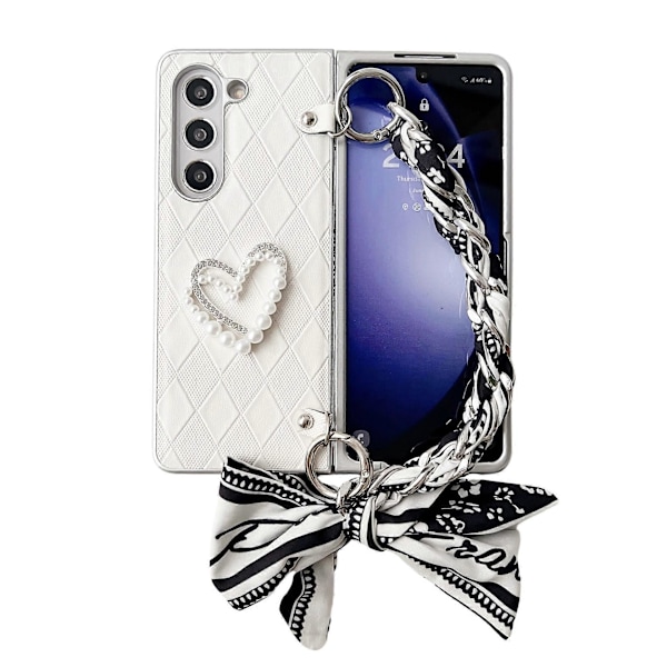 Mobilfodral for Samsung Galaxy Z Fold 6 med Håndkjede Armbånd Silkeskjerf Diamantmønster Perlehjerte Design Støtsikker Beskyttende Telefonfodral white