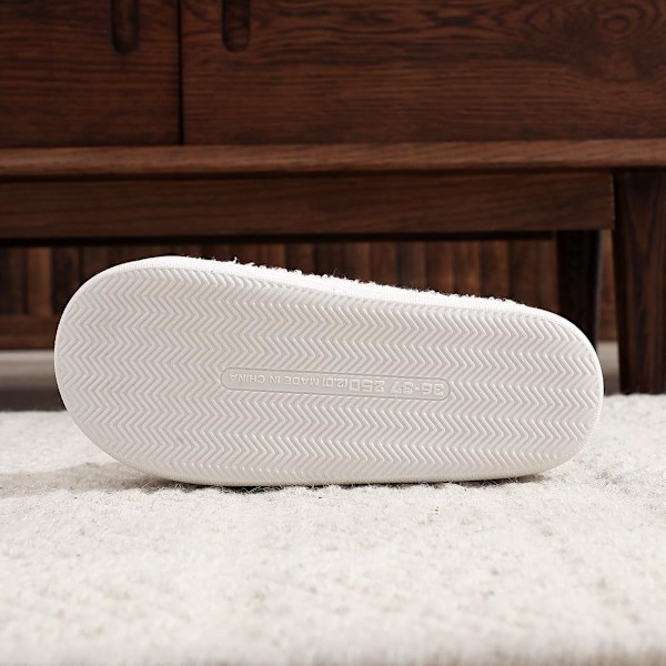 Komfortable og varme elg juletoffler for kvinner og menn White pure K 44/45 EU