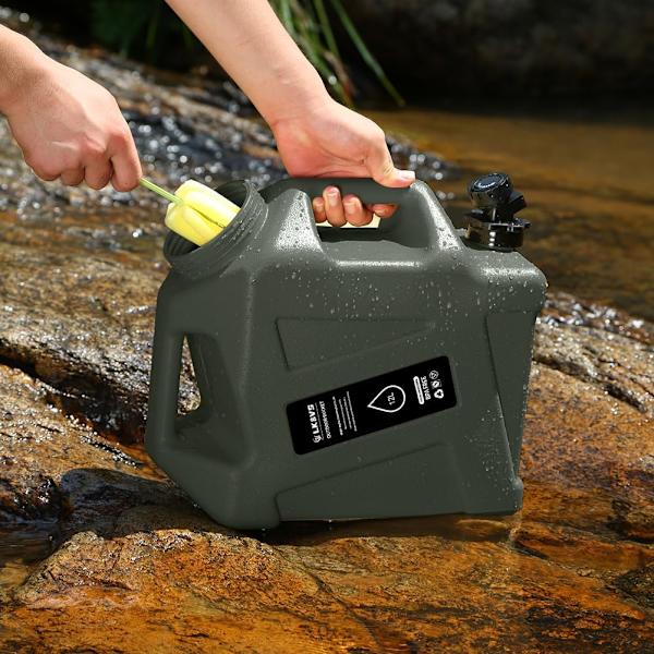 12L Kannettava Veden Säiliö Hanaan ja Puhdistusharjalla, BPA-Vapaa Leirintään Army green