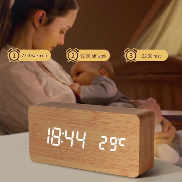 Snygg Träväggklocka med Smart Alarm, LED-Display, Justerbar Ljusstyrka för Sovrum bamboo color