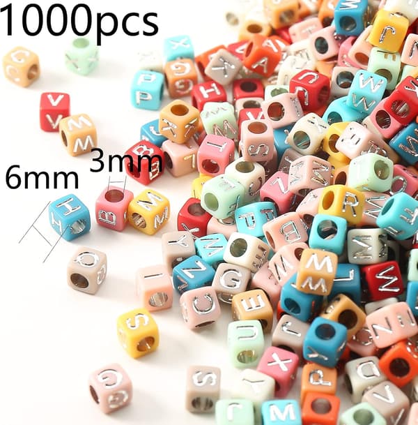 1000 alfabetpärlor, akrylpärlor, 4x7 mm guldalfabet A-Z_max
