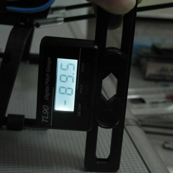 SQBB LCD-skärm Digital Pitch Gauge Skruv Pitch Gauge för w/ Gyro Sensor för RC-plan