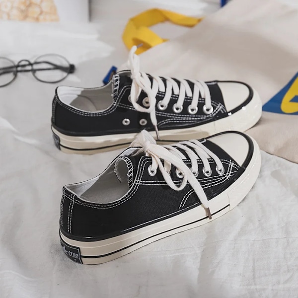 Nye Canvas Sko Menn Trendy Sko Menn Casual Par Sko Studenter Koreansk Stil Lace Up Low Cut Sneakers For Studenter A11 38