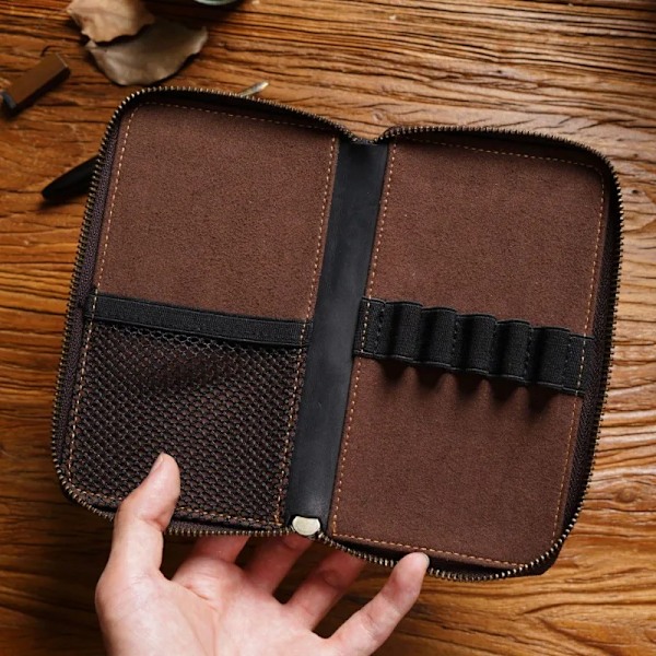 Bärbar Crazy Horse Läder Blixtlås Pennfodral Retro Pennpung Skola Studenter Cowhide Papper Väska Med 5 Pennfack Grossist Kaffe