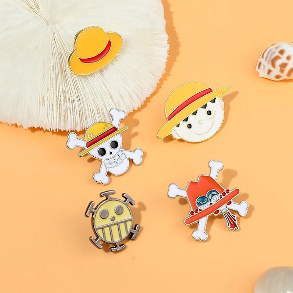 One Bit Tecknad Brosch Anime Action Figur Luffy Zoro Sanji Stift Emalje Smycken Ryggsäck Kläder Broche Barn Födelsedagsgåva som visas