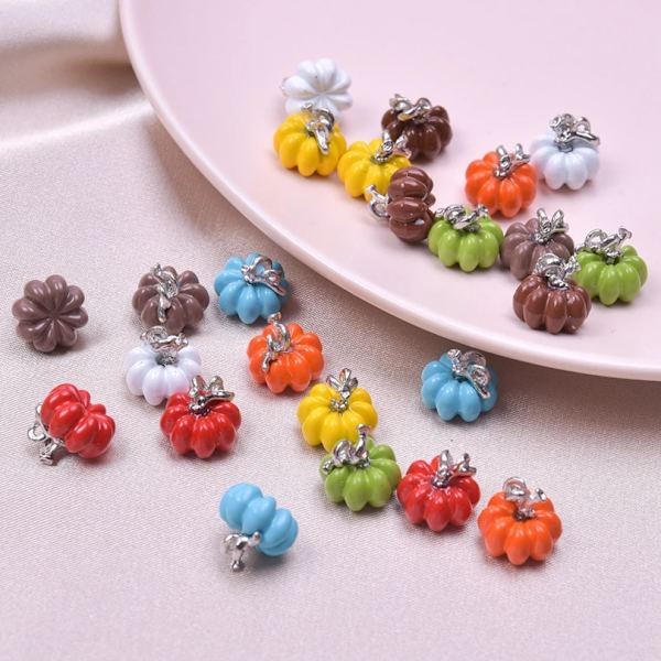 8 st/förpackning Mix Färg 3D Halloween Pumpa Charms Emalj Mat Grönsaker Hängande För Diy Halsband Smycken Tillbehör I Bulk Pack 25481