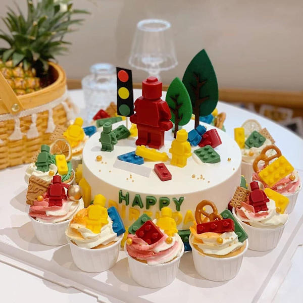 Lego-tyyppiset kakkukoristeet fondant-muotteihin (4 kpl)