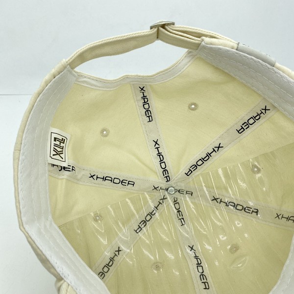 Nostalgisk engelsk broderad keps med justerbar bas Beige Beige