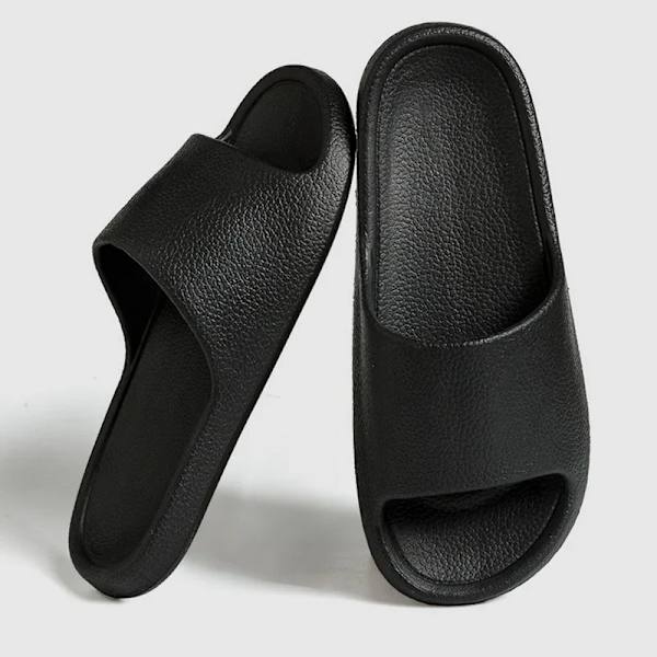 2024 Sommartofflor Män Kvinnor Mjuk Inomhus Hem Platta Sandaler Mode Flip Flops Strandskor Man Par Icke-Slip Badrumsskor Bilder A-Svart 36-37