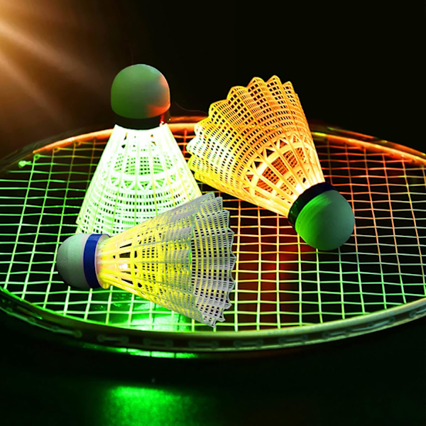 LED Badminton, 6 stk. Badminton Lysende Fjerbolde, LED Badminton Fjerbold, Nylon Badminton med fremragende stabilitet og holdbarhed til indendørs brug