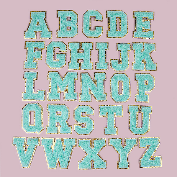 26 stk. A-Z guldglitter kantbogstaver patches fuzzy broderede bogstav sy på patches til tøj, jakke, taske (lyseblå)