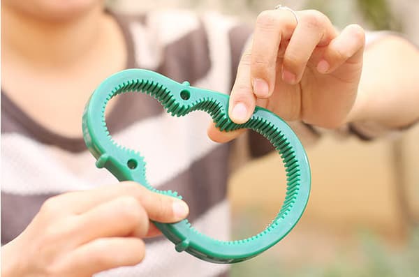 UNIVERSAL BOTTLE OPENER JAR LID EASY GRIP AID KITCHEN TOOL TOP NEW
