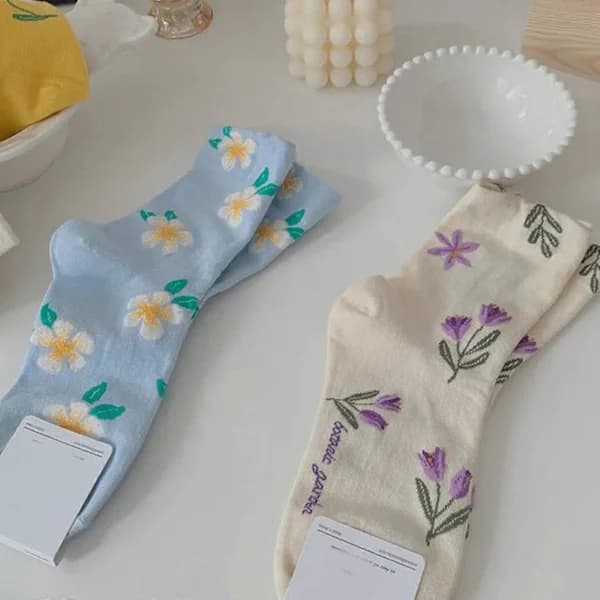 Søde damestrømper til piger, college-stil, små blomstrede mellemhøje strømper[co]