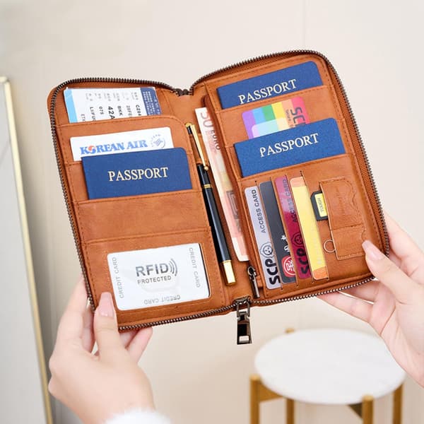 RFID-blokerende pasmappe, PU rejsearrangør med flere rum, håndledsrem til rejser, brun, 20 x 12,5 x 2 cm coffee