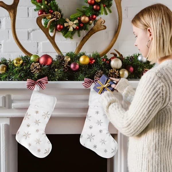 19 tum klassisk vit julstrumpa, behåller formen väl när[CO]