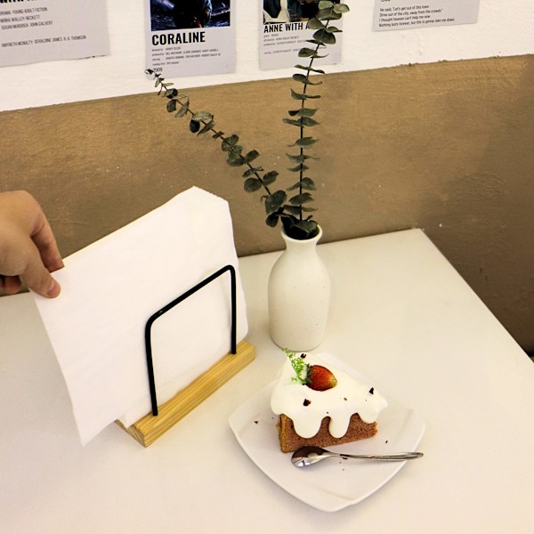 Servetthållare i bondgårdsstil för bord, servetthållare för cocktail, servetthållare i trä, stående träpost