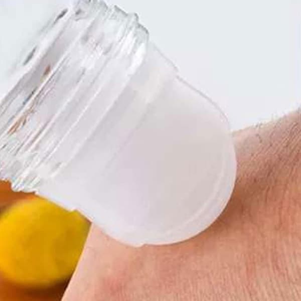 Refillable Empty Glass Bottle with Roller Ball Deodorant with Plastic Roller Ball for Essential Oils Perfume Cosmetics (5×50ML)