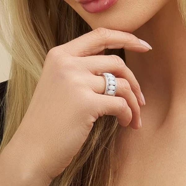 Ovalskåret skapt hvit opal & cubic zirconia ring hvitt gull 9[co]