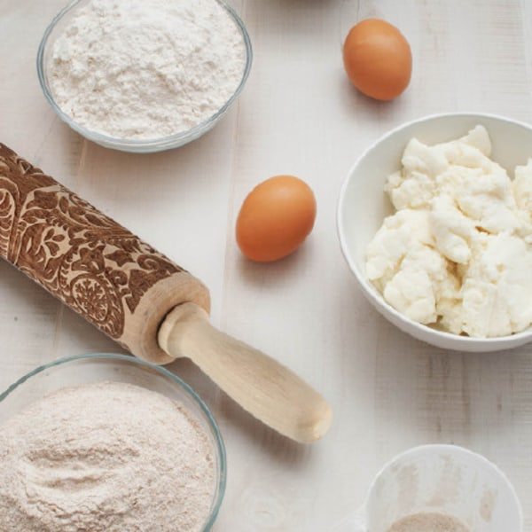 Vintage blomstermønster præget rulle, træ rulle med udskæring til cookies julepynt, bagegaver