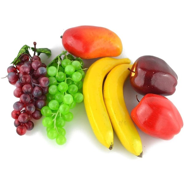 Blandning av konstgjorda äpplen, bananer, körsbär, mango och vindruvor, naturtrogen simulering