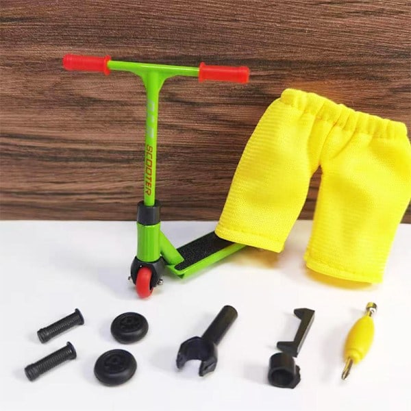 Fingerskoter med Mini Skotrar Verktyg och Fingerboard Skateboard Leksak