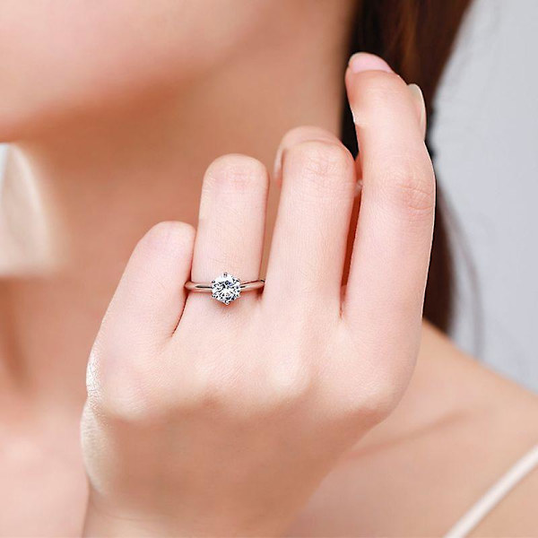 925 Sterling Silver Ring Klassisk Stil Diamant Smycken Moissanite Ring Bröllop Fest Årsdag Ring För Kvinnor US storlek 7