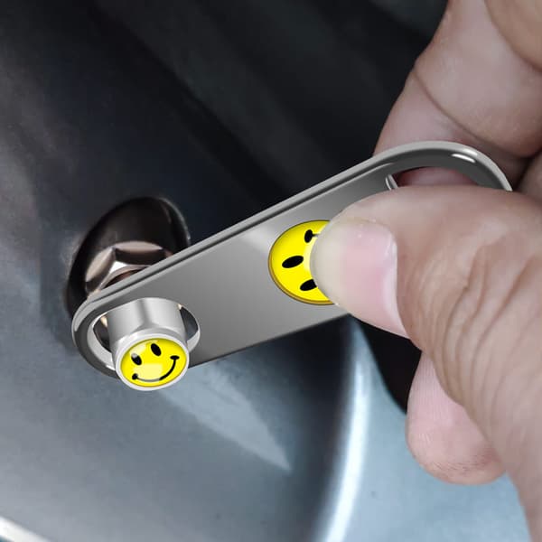 Smiley Face Stöldskyddsventilhattar Personlighet Modifierad Bil Däcklock Läder Spänne Ventilkärna Lock Ventilhatt 4 Silver + 1 Nyckelring Skiftnyckel