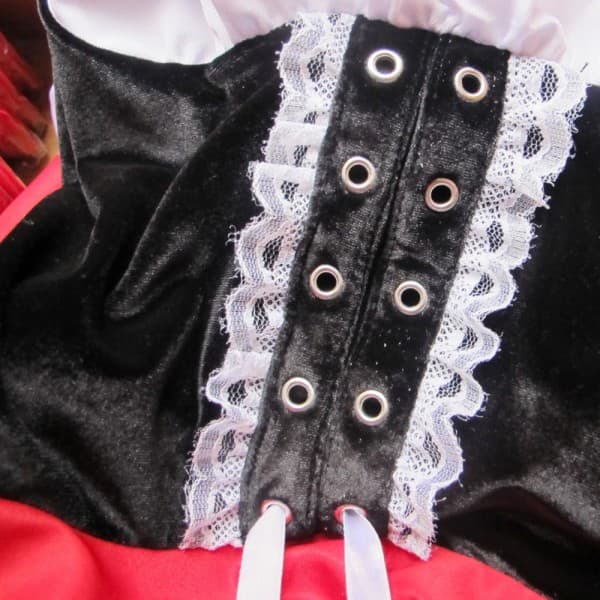 ViihdeNaamiaisasutPuvutHalloween