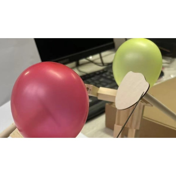 2 pelaajan Ballon Bambufigur -taistelu - Käsintehdyt puiset hahmot jännittäviin 2 pelaajan taisteluihin - Nopeatempoinen ilmapallotaistelupeli