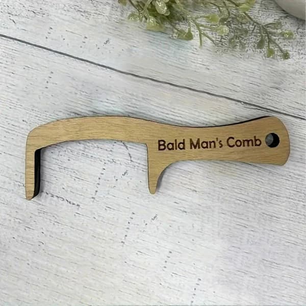 Rolig kam for skallet mann - Lasergravert trekam - Spøkegave for håravfall Comb[co]