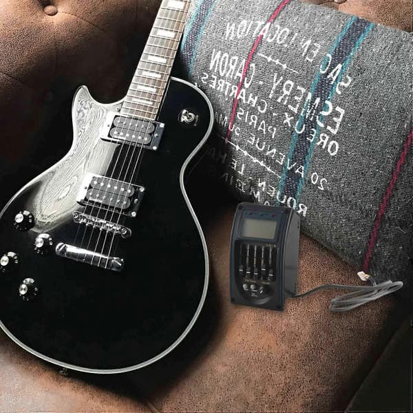 Akustisk gitarrförförstärkare med 5-bands EQ och LCD-stämskärm - 1x[YJD]