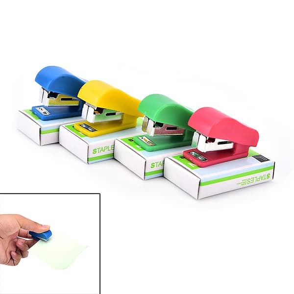Kontor Student Skola Hem Mini Tecknad Papper Dokument Häftapparat Med Klammers Set[YJD] Random 3.5*1.5cm