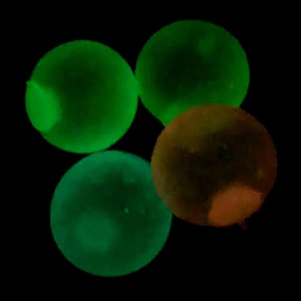 4 st Klämleksaker Självlysande Klibbiga Väggbollar Stressreducerande Leksak Vuxna Barn[YJD] Random Color 4pcs